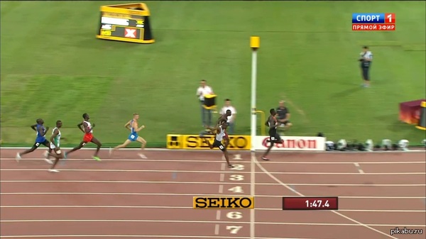 полуфинал 800 метров. интересный состав. один из них Русский.
