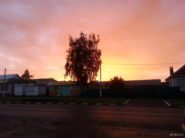 "А мой друг сделал фотографию, похожую на скриншот из GTA SA Russia"