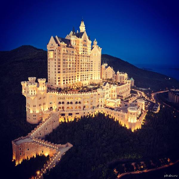 The Castle   Luxury Collection    