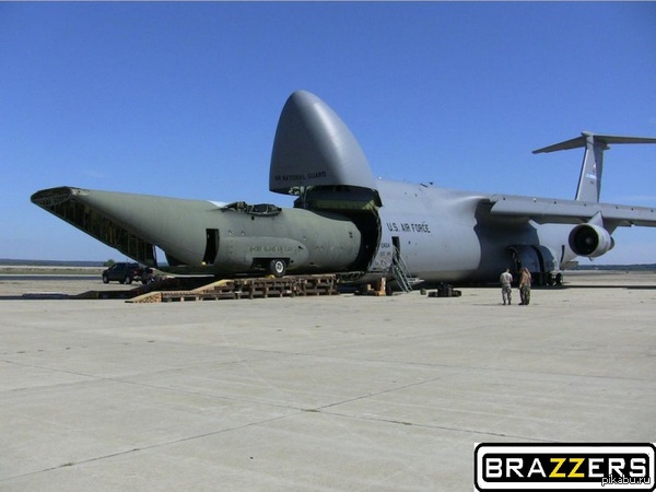 Странный груз.