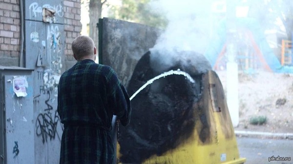 В Киеве парень в халате спас КПИ от пожара