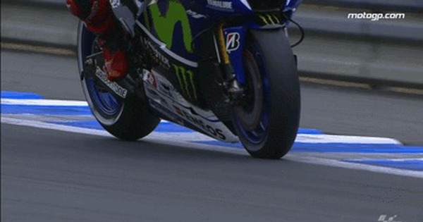 Braking from 300 km/h to 80 km/h, disc heating. Pilot Jorge Lorenzo, Motegi track. - Motogp, Motorcycles, GIF, Moto