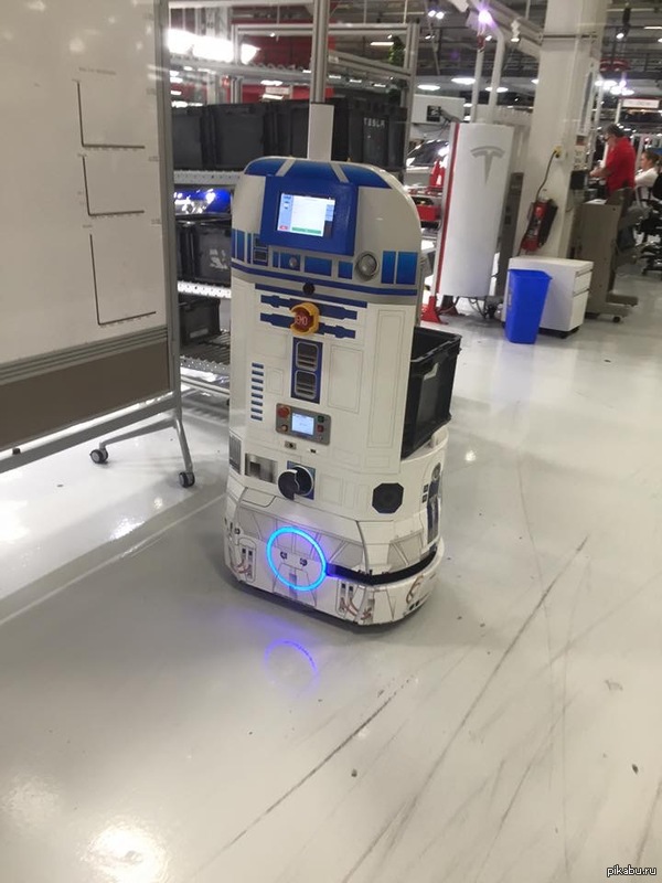    Tesla ,   R2-D2 