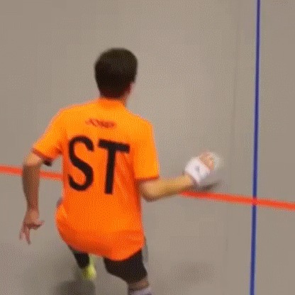  )