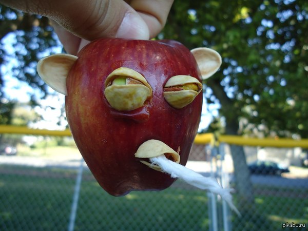 Подозрительное яблоко