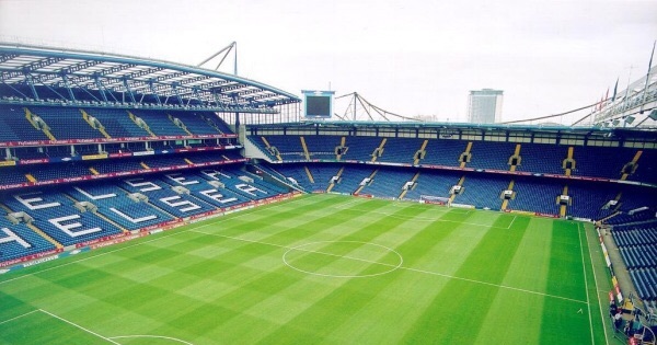 Футбольное поле Stamford Bridge