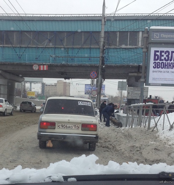 Ничего необычного, просто машина с яйцами, листай дальше.