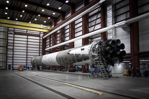   Falcon 9.