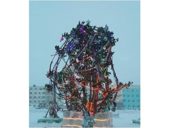 Елка в Атбасаре рассмешила пользователей Facebook