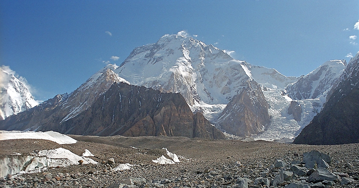 Пик наций. Броуд-пик. Броуд-пик вершина. Гора broad Peak. Пик Манаслу.