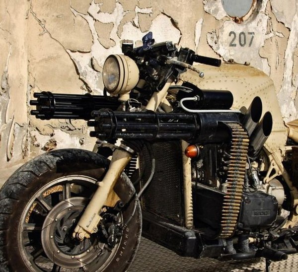 A motorcycle with two Gatling guns, or the best option against boors on the road - Moto, Gatling machine gun