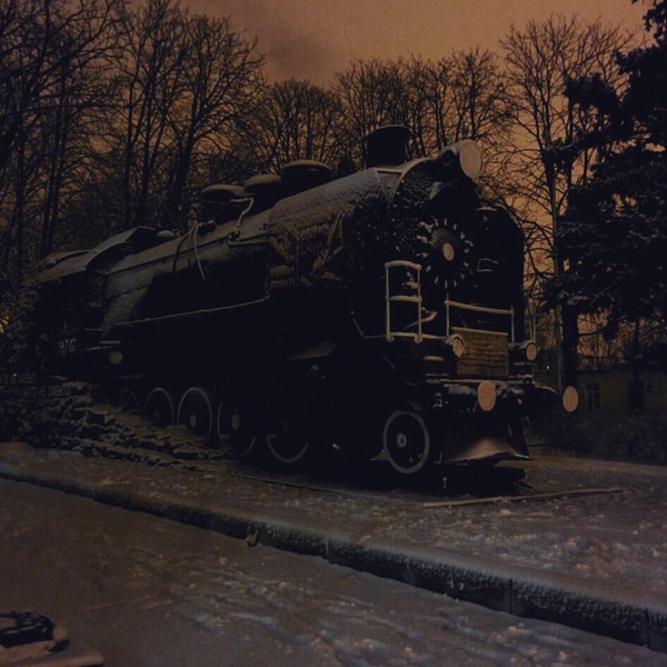 Поезд в Тихорецке, Краснодарский край. Как по мне, так мрачноватое фото.