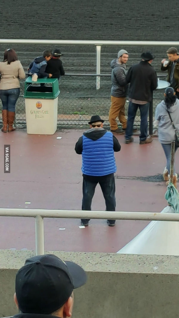 Агенты повсюду..