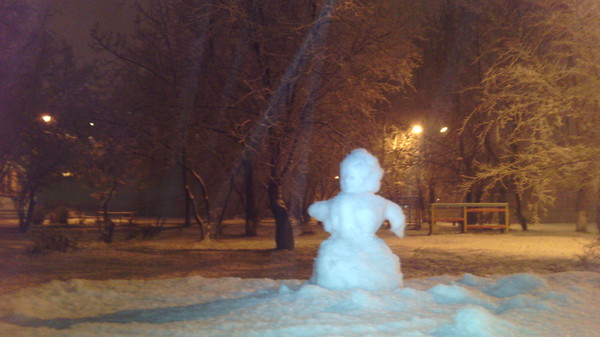 Неожиданный майский снеговик