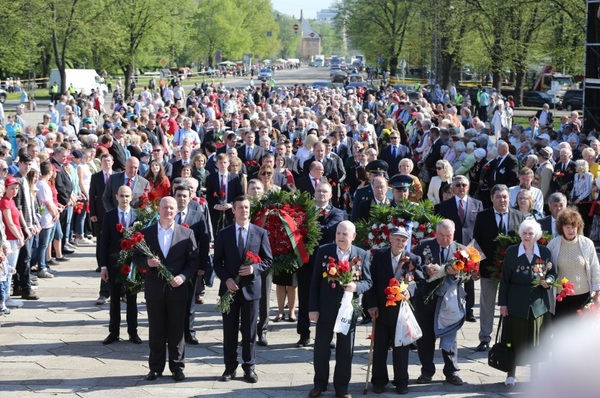 В Латвии не только нацисты живут! Празднование Дня Победы в Риге! 9 мая - День Победы, Победа, Память, Рига, Праздники, Мэр Риги Ушаков, Длиннопост