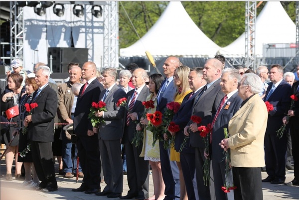 В Латвии не только нацисты живут! Празднование Дня Победы в Риге! 9 мая - День Победы, Победа, Память, Рига, Праздники, Мэр Риги Ушаков, Длиннопост