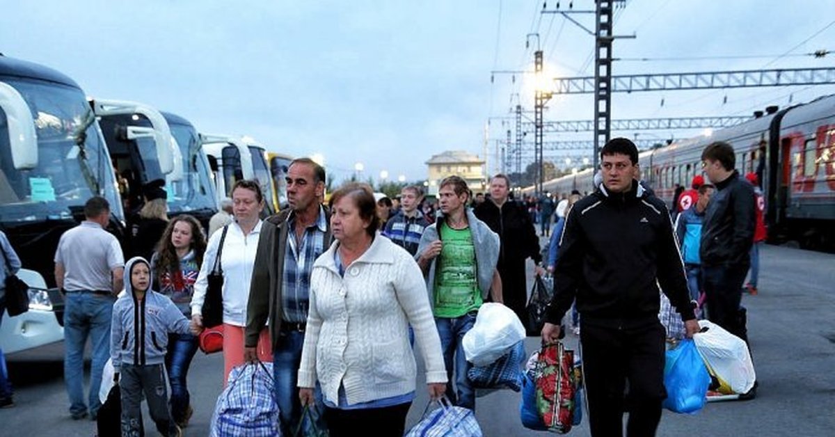 Группа уехавшая из россии. Мигранты Украины. Мигранты из Украины. Украинцы уезжают. Эмиграция из Украины 2020.
