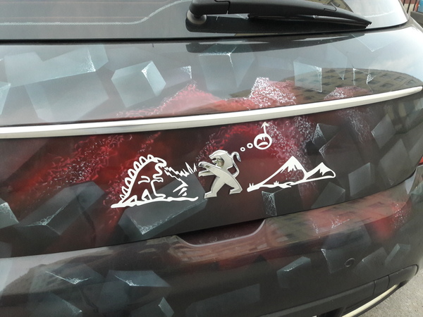 Интересный способ обыграть автологотип