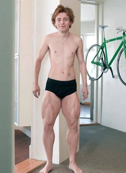 Когда живёшь в общаге, где туалет - дыра в полу