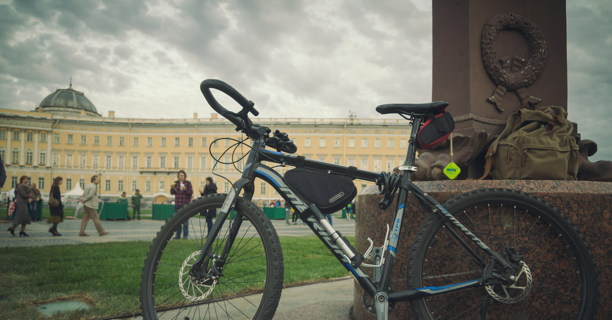 Вело петербург. Кража велосипедов СПБ. CFORWARD velo Санкт Петербург. Гетто СПБ для велосипедов. Большой каменный велосипед в СПБ.