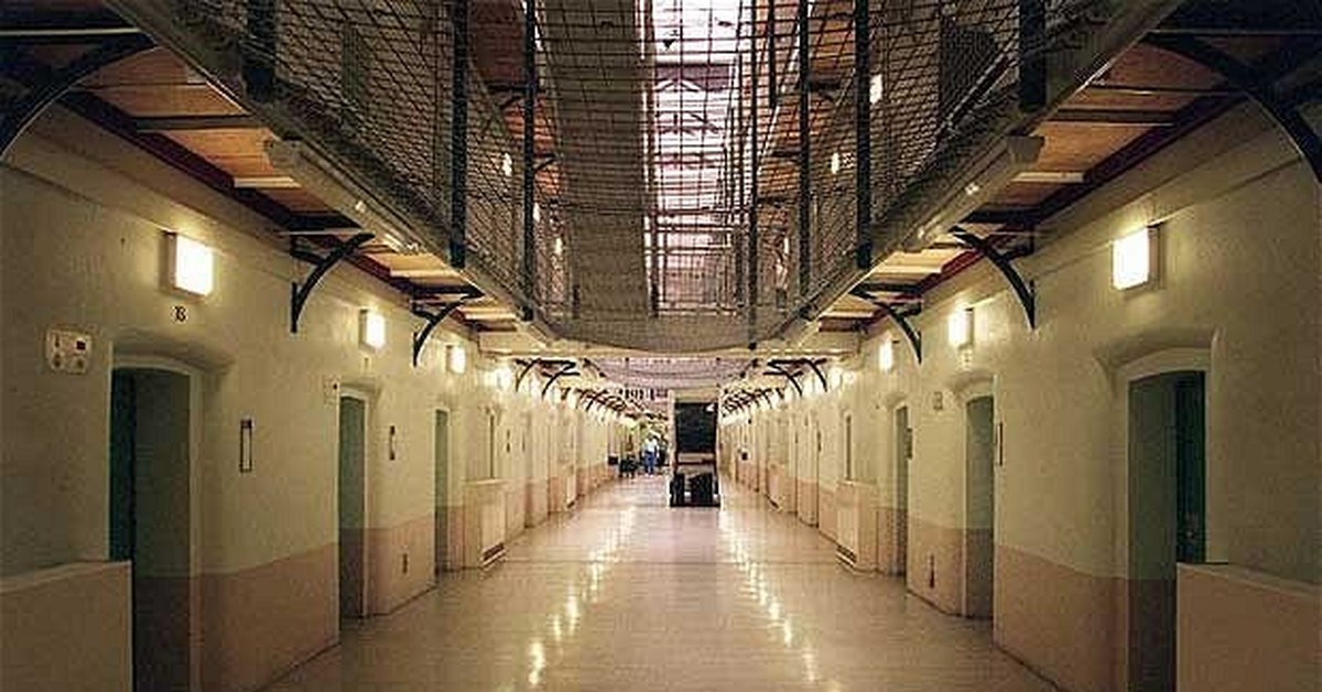 Real prison. Тюрьма в ФРГ. Пеницитарная система ФРГ. Пенитенциарная система Германии. Тюрьма в Англии.