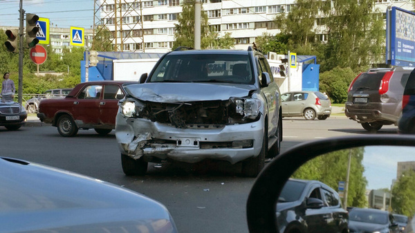 В Петербурге перевернулась маршрутка 26.05.2016 - ДТП, Авария, На красный, ДТП с переворотом, Санкт-Петербург, Видео, Длиннопост