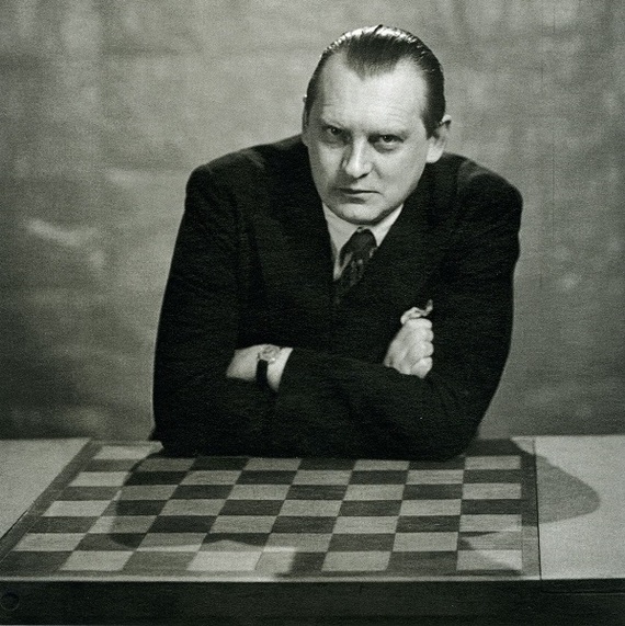 An incident at a simultaneous game session of Alexander Alekhine - Chess, Alekhine