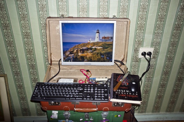 �������