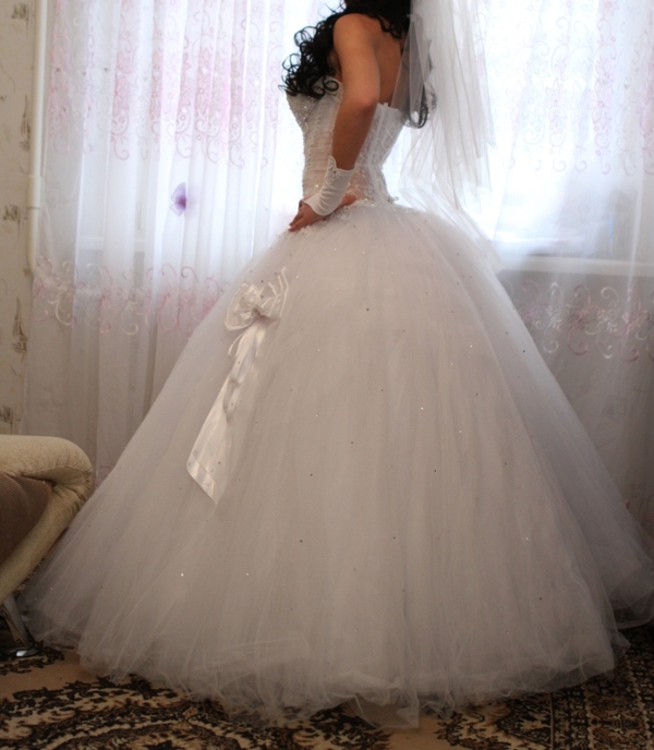 Bought a wedding dress and looking for a place to hide it - Wedding Dress, To wear, Walk, Cloth