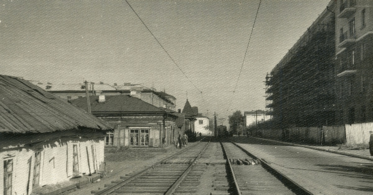 Омск 50 годов. Омск улица Трамвайная. Старый Омск. Омск 1957. Старые улицы Омска.