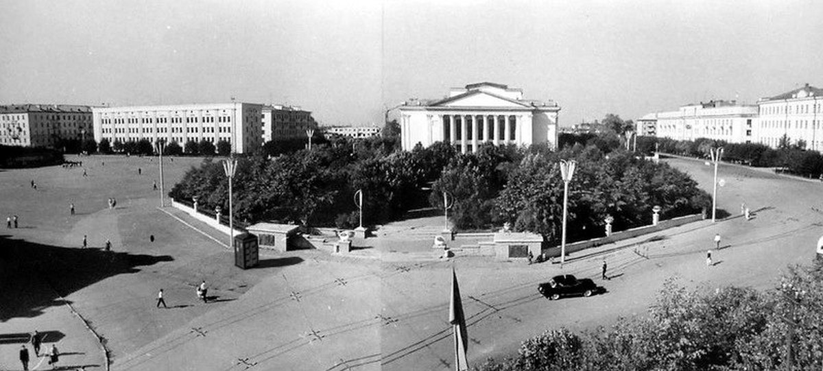 1960 киров. Театральная площадь Киров Старая. Старая Вятка Театральная площадь. Театральная площадь Киров СССР.