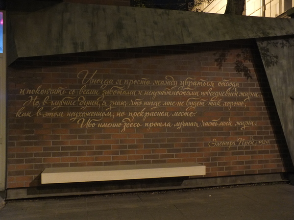 ������...