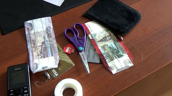 Рыбалка уже не та...Двое белгородцев поймали из банкоматов на леску 45 тысяч рублей Белгород, Банкомат, Преступность