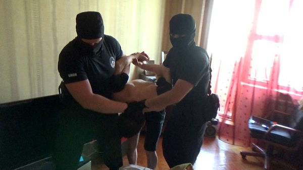 Рыбалка уже не та...Двое белгородцев поймали из банкоматов на леску 45 тысяч рублей Белгород, Банкомат, Преступность