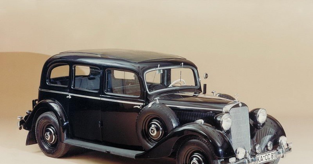 Год выпуска машинки. Mercedes-Benz 260 d. Мерседес Бенц 260d 1936. Mercedes-Benz 260d 1936 Берлин. Mercedes-Benz 260 d (w138).