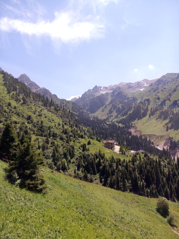 Вид с фуникулёра на Чимбулак . Фоткал на Meizu mx4