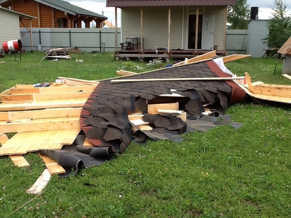 То чувство, когда у тебя сносит крышу... Буквально! Дачники, Неожиданно, Стихия, Длиннопост
