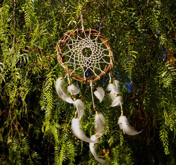 ����� ����