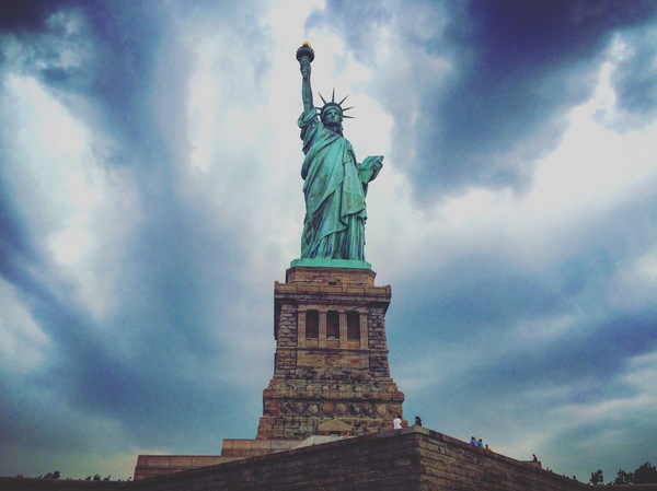 Статуя свободы  + фильтры инстаграма))).