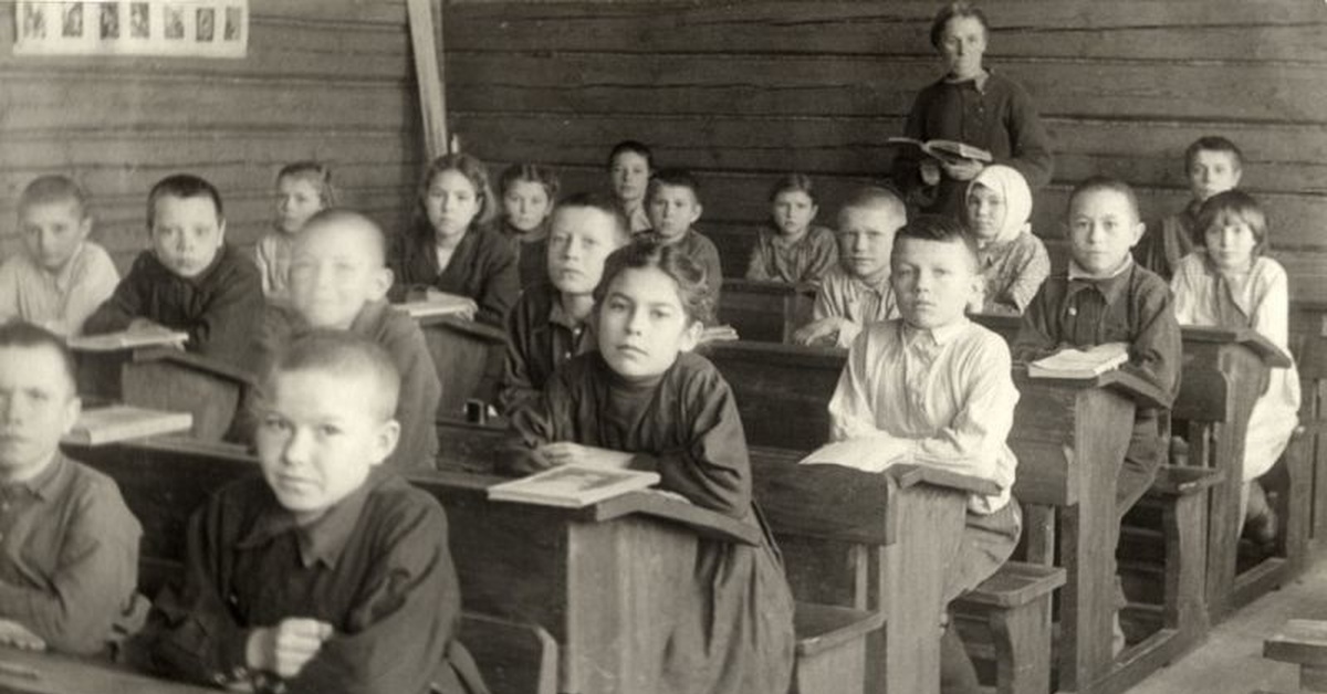 Школа 20 лет назад. Первые советские школы. Школьники прошлого века. Школьники 1950. Первые советские школы 20-ые годы.