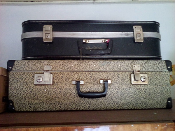 Довольные чемоданы