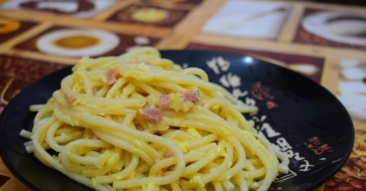 Приготовление лапши с сыром. Паста блюдо. Спагетти по домашнему. Блюда с макаронами. Спагетти с сыром.
