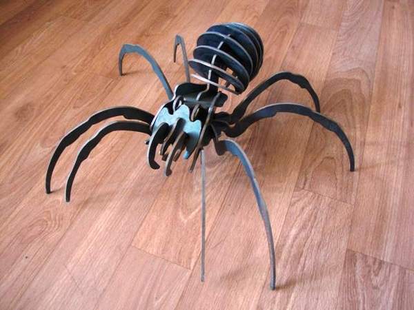 Паук из дерева