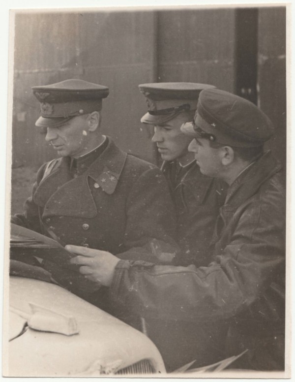 Можно ли установить генерала с фотографии ?