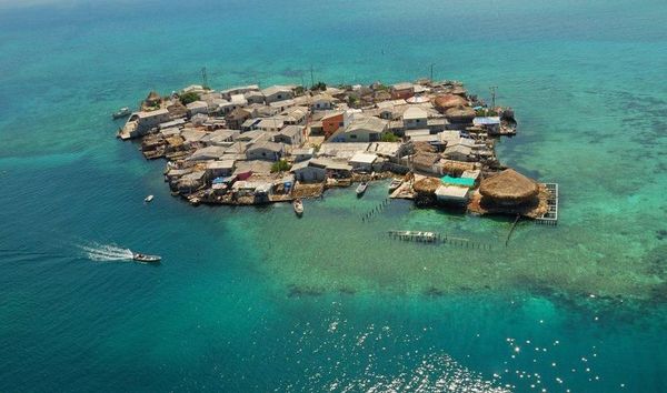 какой остров самый населенный в мире
