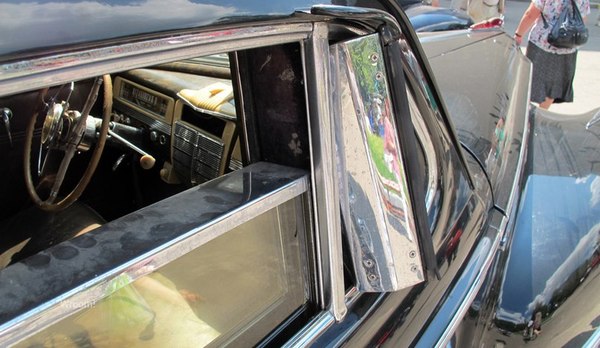 Бронестекла автомобиля ЗИС-115 образца 1947 года: их толщина 70–75 мм