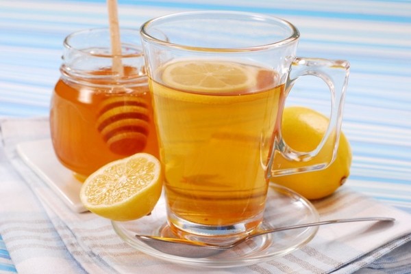 Чем полезна вода с медом и лимоном