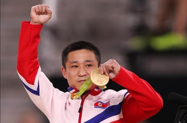 Athlete from the DPRK was considered the saddest Olympic champion - Games, Champion