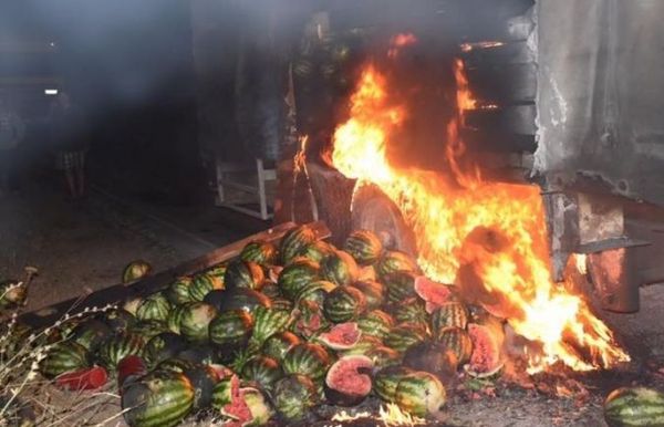 Stewed with watermelon. - Watermelon, Fire, Wagon, 