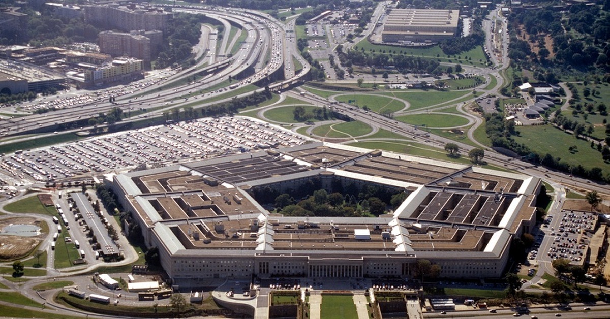 Пентагон это. Здание Пентагона США. Министерство обороны США здание. Вашингтон Пентагон. Здание Пентагона в Вашингтоне.